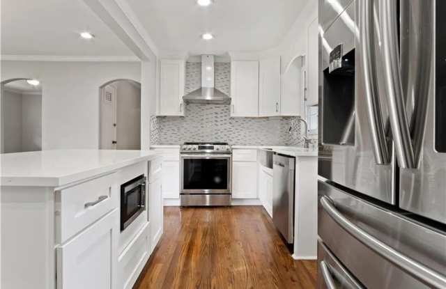 Room in 3 Bedroom Home at Patricia Dr photos photos