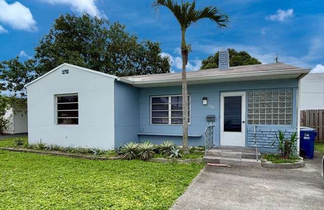 308 Northeast 1st Street - 308 Northeast 1st Street, Hallandale Beach, FL 33009