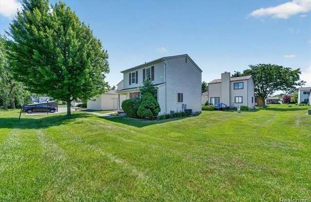 2824 Roundtree Drive Gallery 4