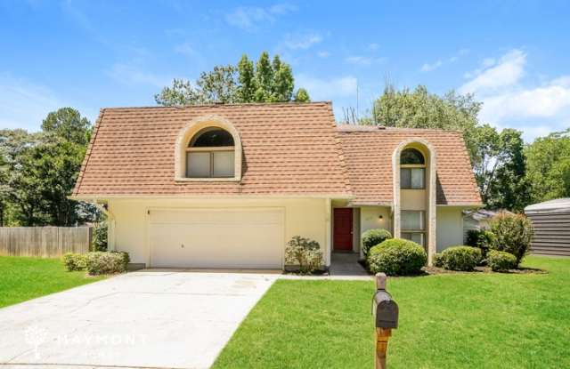 1913 Waxleaf Green Southeast - 1913 Waxleaf Green Southeast, Huntsville, AL 35803