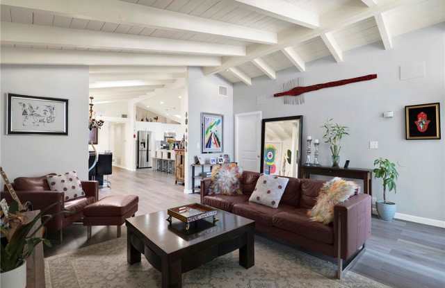 6213 Lubao Avenue Gallery 2