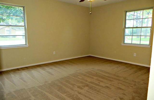 4326 Brookfield Drive Gallery 2