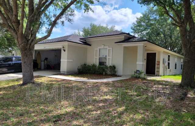 2419 Brian Lakes Drive East photos photos
