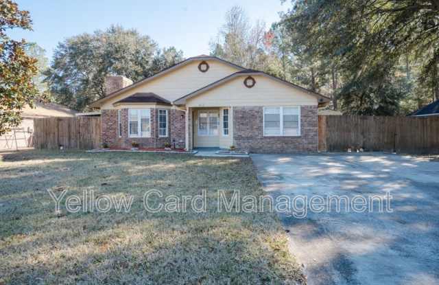 813 E Oxford Ln - 813 East Oxford Lane, Hinesville, GA 31313