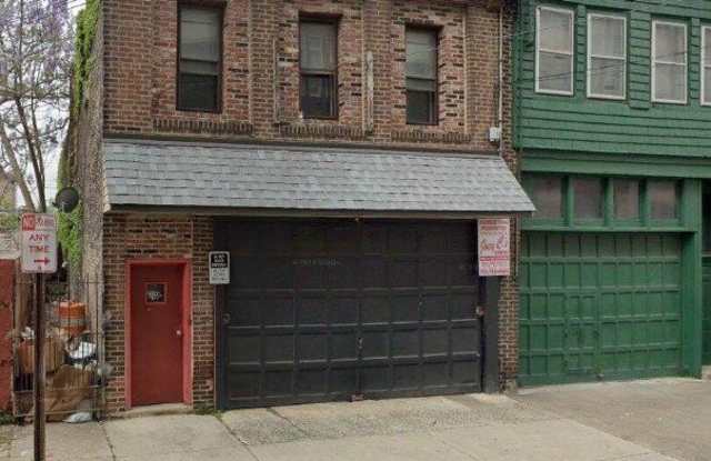 2044 E CLEMENTINE Street Gallery 1