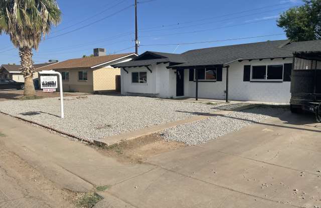 4102 W Rose Ln Gallery 2