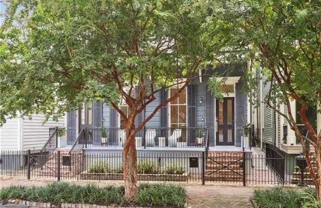 935 JACKSON Avenue photos photos