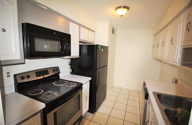 520 Orange Dr. Unit 12 - 520 Orange Drive, Altamonte Springs, FL 32701