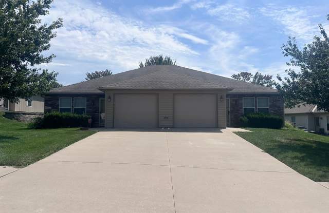 3 Bed | 2 Bath | 1 Car Garage Single Level Duplex in Blue Springs; Lee’s Summit Schools photos photos