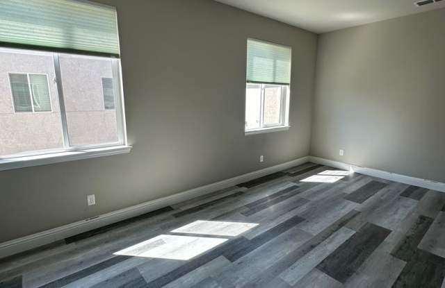 LARGE FOUR BEDROOM HOME IN SALT CREEK Gallery 4
