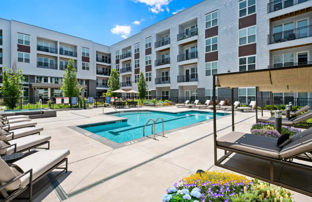 Everleigh Vernon Hills 55+ Active Adult Apartment Homes Gallery 3