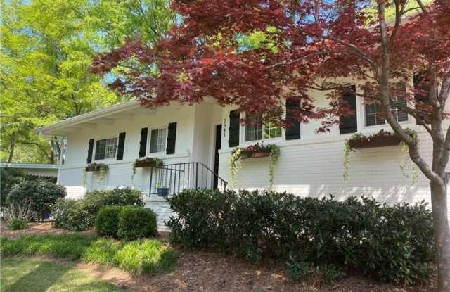 2841 Cravenridge Drive NE photos photos