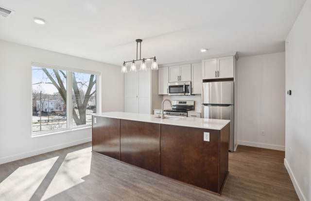633 Van Buren Street Northeast photos photos