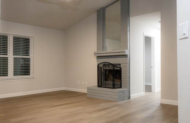 325 BENTWOOD DR Gallery 3