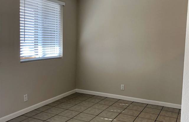 338 Montgomery St Apt 3 Gallery 2