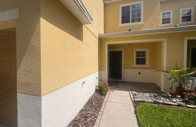 3-Bedroom, 2.5 Bath townhome for Rent in Tampa, FL| Garage Parking | Community Pool! Gallery 3