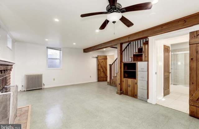 2001 Amherst Road Gallery 4