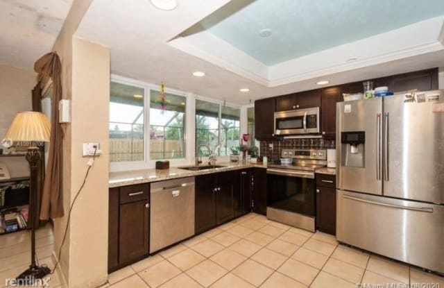 9430 Sunset Strip - 9430 Sunset Strip, Sunrise, FL 33322