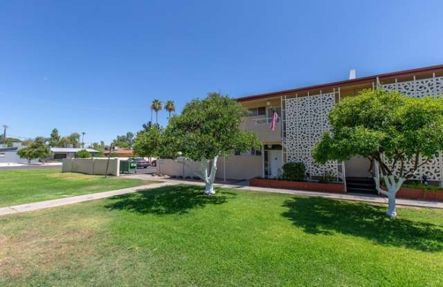 1203 East Rose Lane Gallery 3