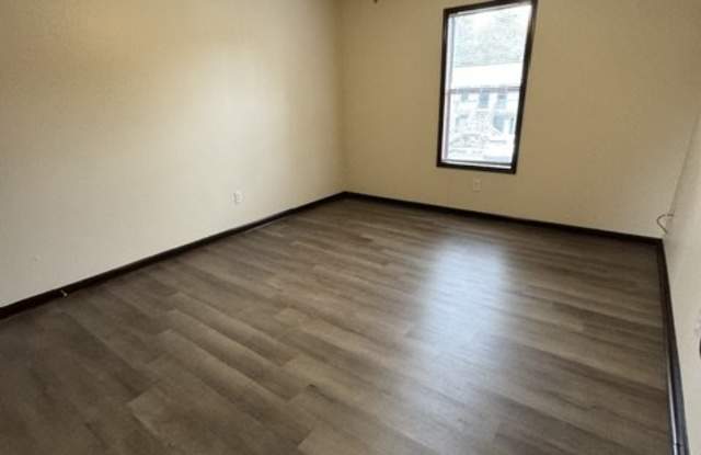 711 West Washington Avenue - 711-4 Gallery 4