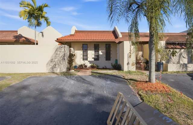 11731 SW 112th Ter - 11731 Southwest 112th Terrace, Kendall, FL 33186