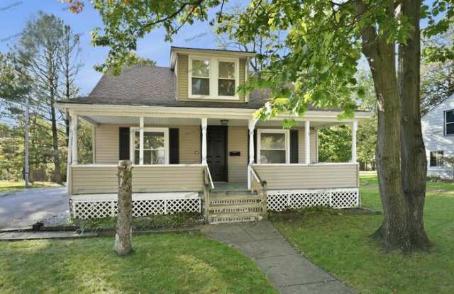886 Archer Road Gallery 1