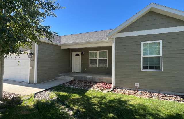 3 bed 2 bath home in Belgrade. photos photos