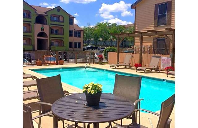 Hill Country Apartments Gallery 4