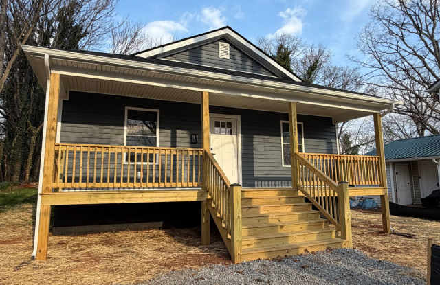 Open concept, location and easy living! photos photos