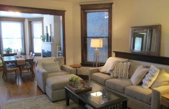 2038 North Damen Avenue Gallery 2
