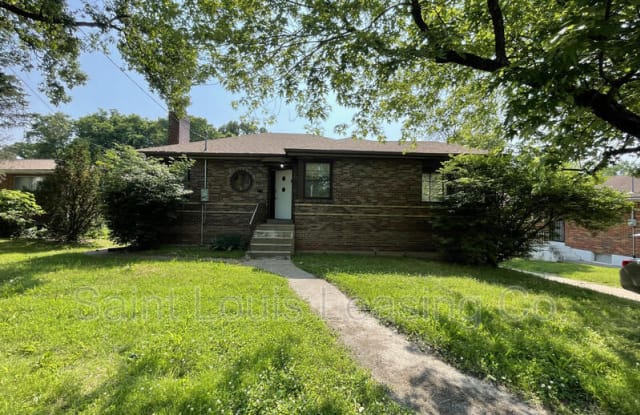 550 N Elizabeth Ave - 550 North Elizabeth Avenue, Ferguson, MO 63135