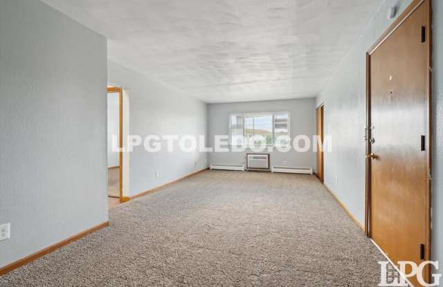 3330 Arlington Ave Gallery 3