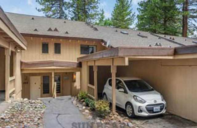 Fresh 3 Bedroom + Flex Loft Condo near Diamond Peak! Dog and cat friendly! Summer Pool! Gallery 1
