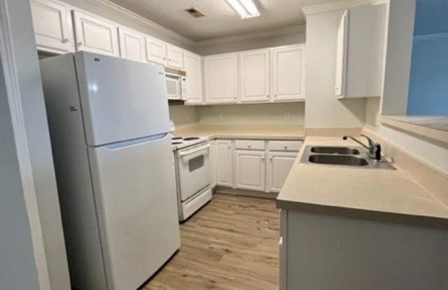 2 bed 2 bath Condo available Gallery 4
