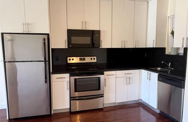 2931 Sheridan Ave photos photos