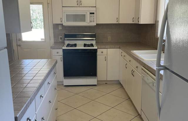 4144 E AVALON Drive Gallery 4