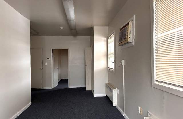 34 Forest Avenue Gallery 4