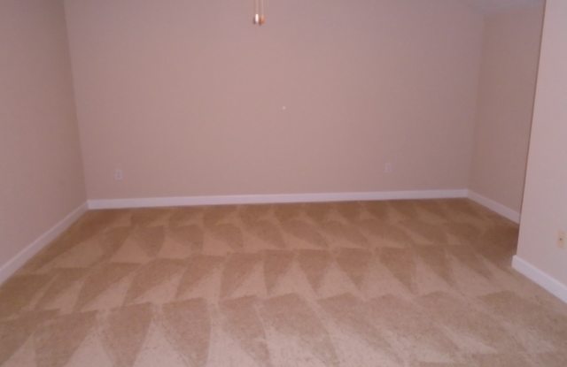 310 Connor Cir Gallery 3