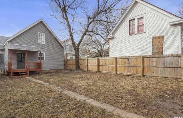 604 HAUNGS Avenue Gallery 2