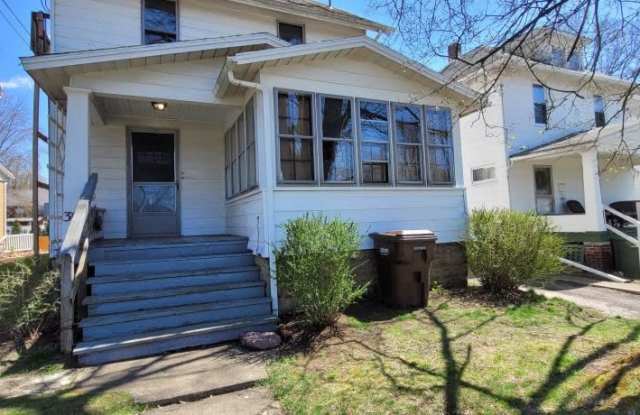 304 Elm Avenue - 304 Elm Avenue, Sharon, PA 16146