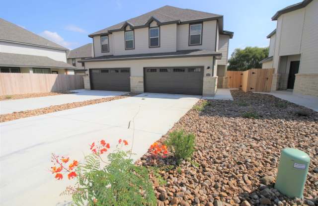LARGE Backyard / Off County Line RD / Fridge Included/ Longer Driveway / Walk to Kraft Park / NBISD photos photos