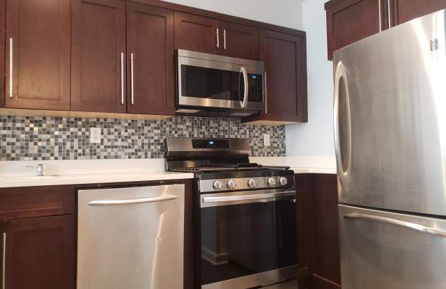 1021 GRAND ST 2B photos photos