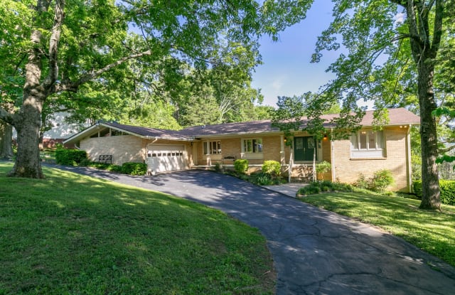1200 Confederate Dr - 1200 Confederate Dr, Columbia, TN 38401