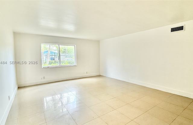 1548 SW 5th Pl Gallery 4