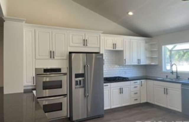 5434 Sylvia Avenue - 5434 Sylvia Avenue, Los Angeles, CA 91356