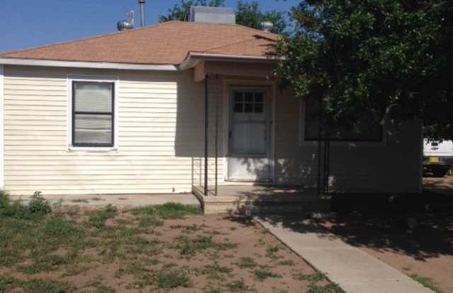 1111 N Thorp St - 1111 North Thorp Street, Hobbs, NM 88240