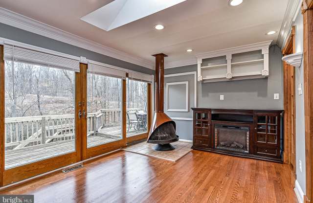 5925 BOOTHE DRIVE Gallery 4