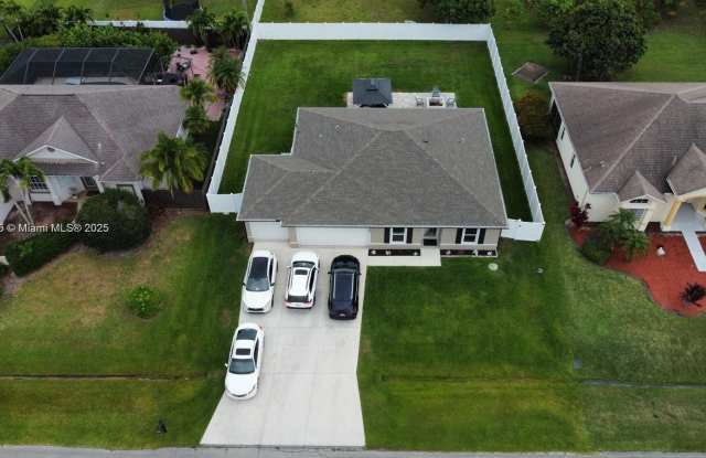 380 SW Donna Ter photos photos