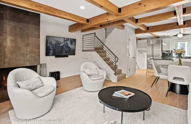 424 Park Circle Gallery 2