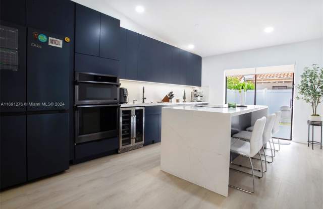 5442 West 27th Avenue photos photos